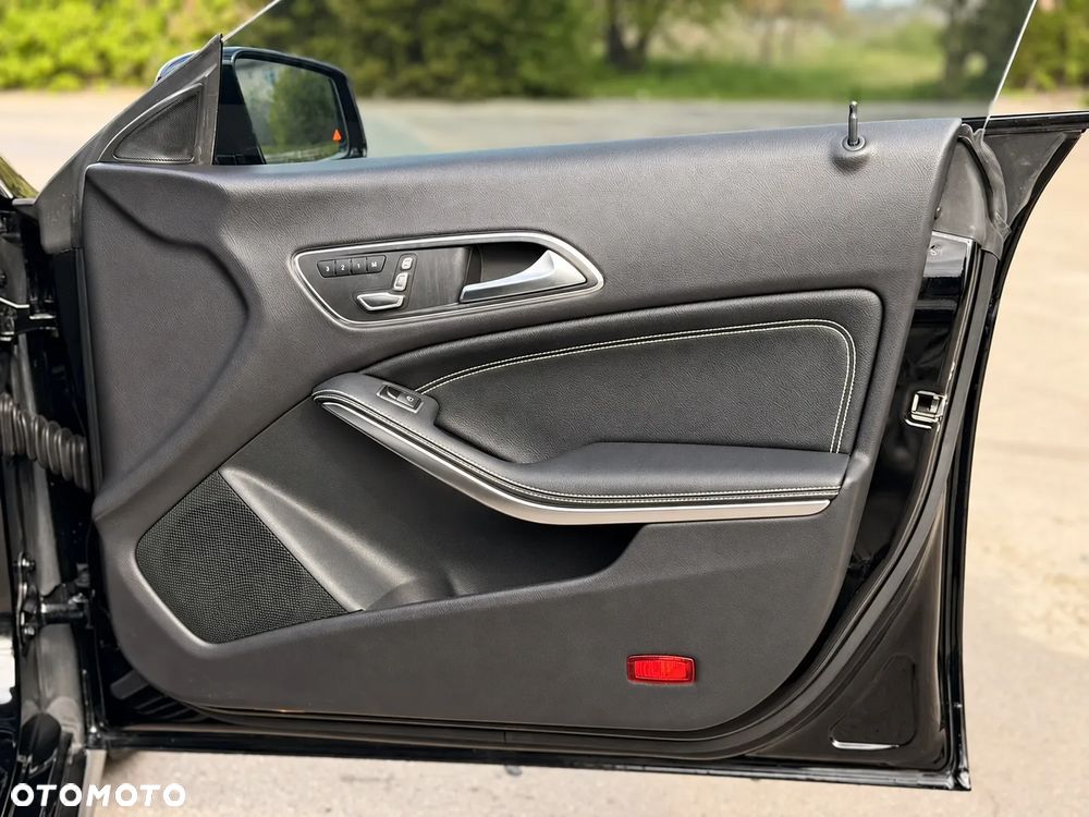 Mercedes-Benz CLA 250 4-Matic - 14
