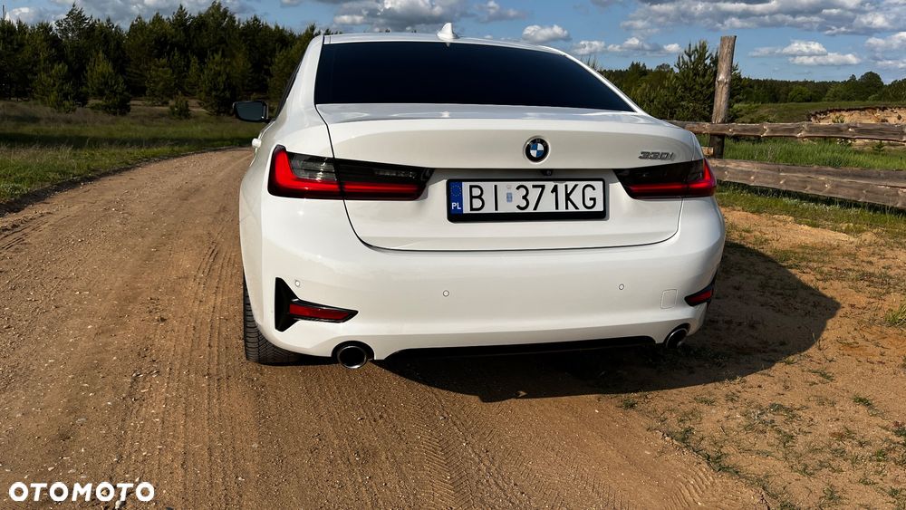 BMW Seria 3 330i - 31