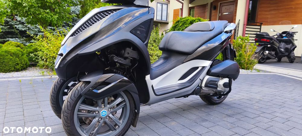 Piaggio MP-3 - 13