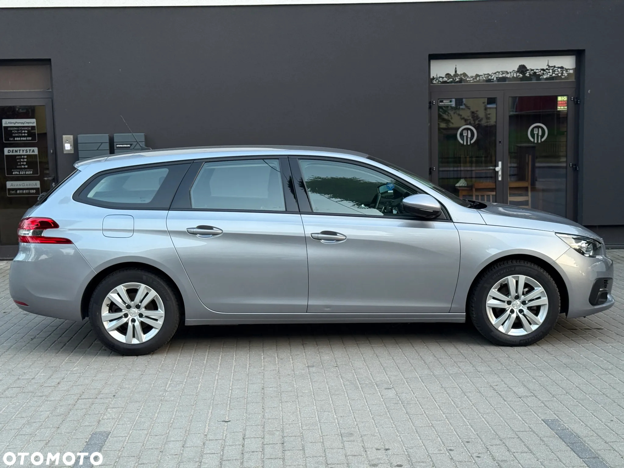 Peugeot 308 1.5 BlueHDi Active Pack Business S&S EAT8 - 5