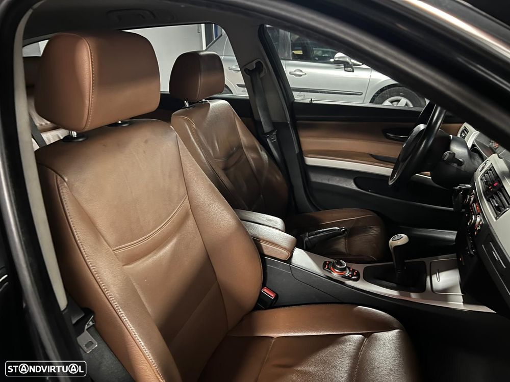 BMW 320 d Touring Navigation Sport - 15