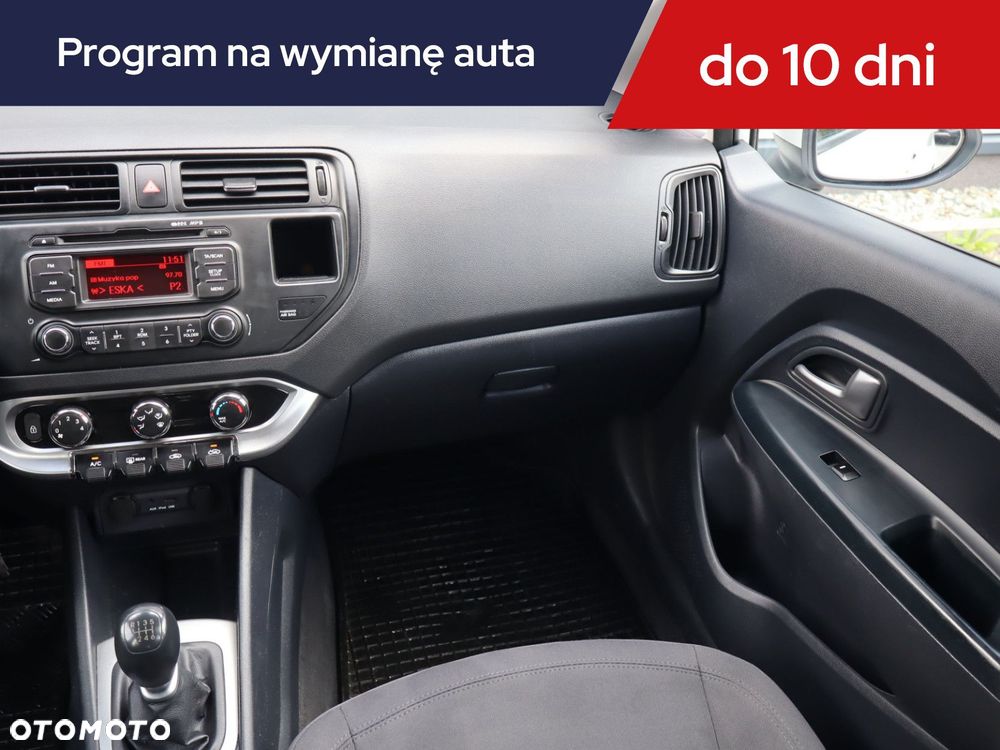 Kia Rio - 10