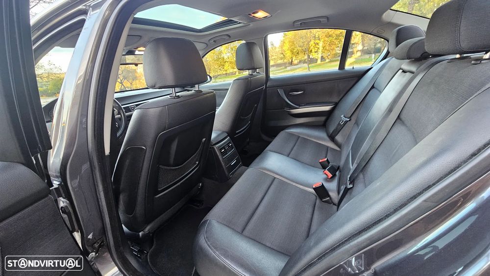 BMW 320 d Exclusive - 17