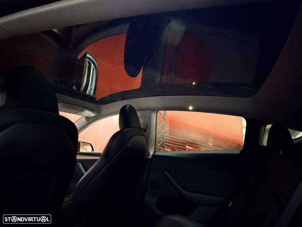 Tesla Model Y Long Range Dual Motor AWD - 22