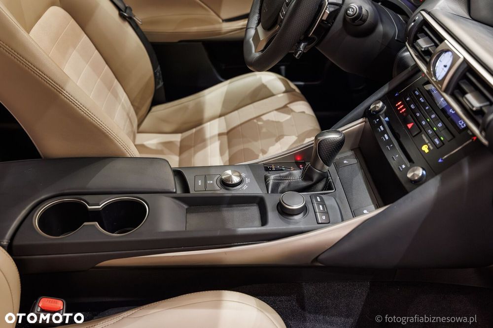 Lexus IS 200t Elegance - 16