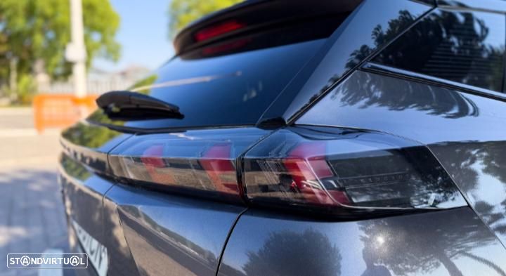 Peugeot 2008 1.2 PureTech GT Line - 6