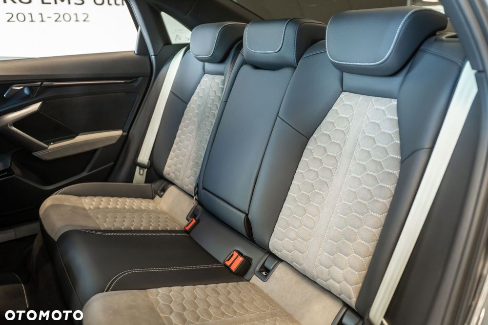 Audi RS3 Limousine - 15