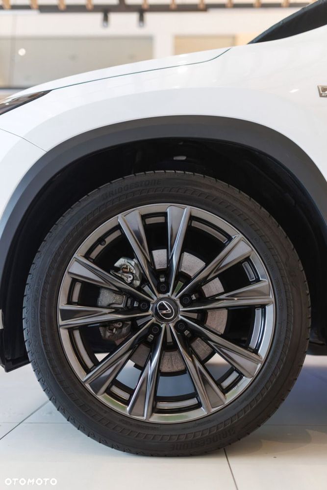 Lexus NX 350h F Sport AWD - 37
