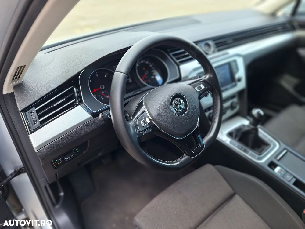 Volkswagen Passat 2.0 TDI (BlueMotion Technology) Highline - 12