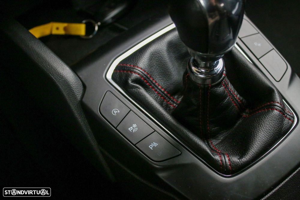 Ford Focus 1.0 EcoBoost ST-Line - 28