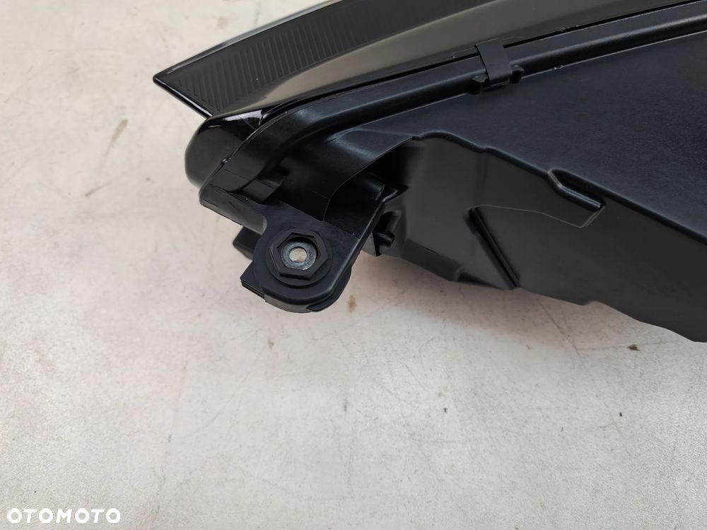 SKODA OCTAVIA IV LAMPA PRAWA FULL LED 5E4941018A - 6
