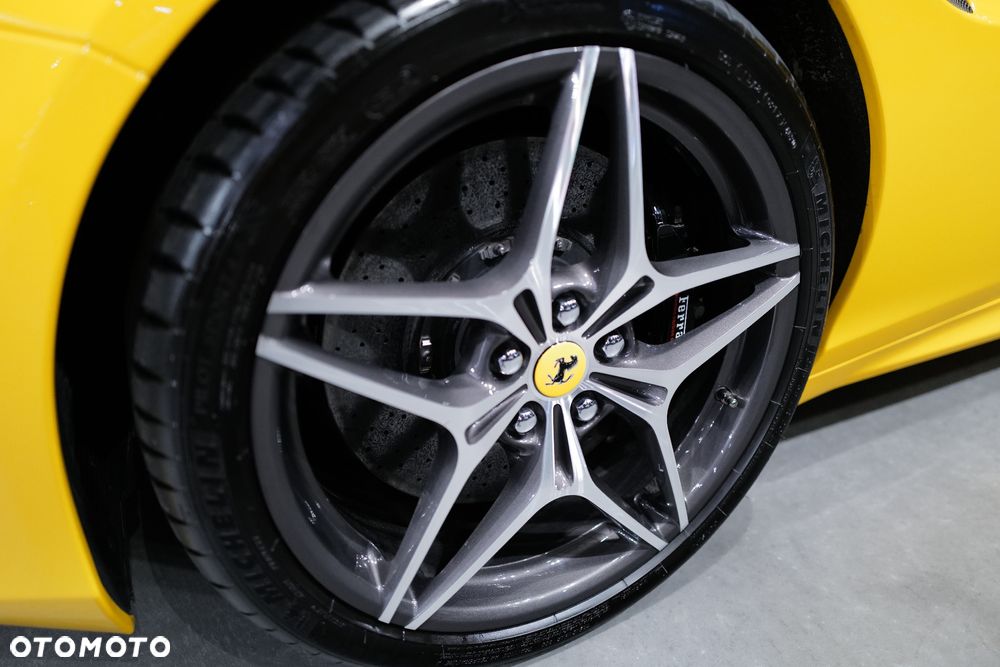 Ferrari California T - 11