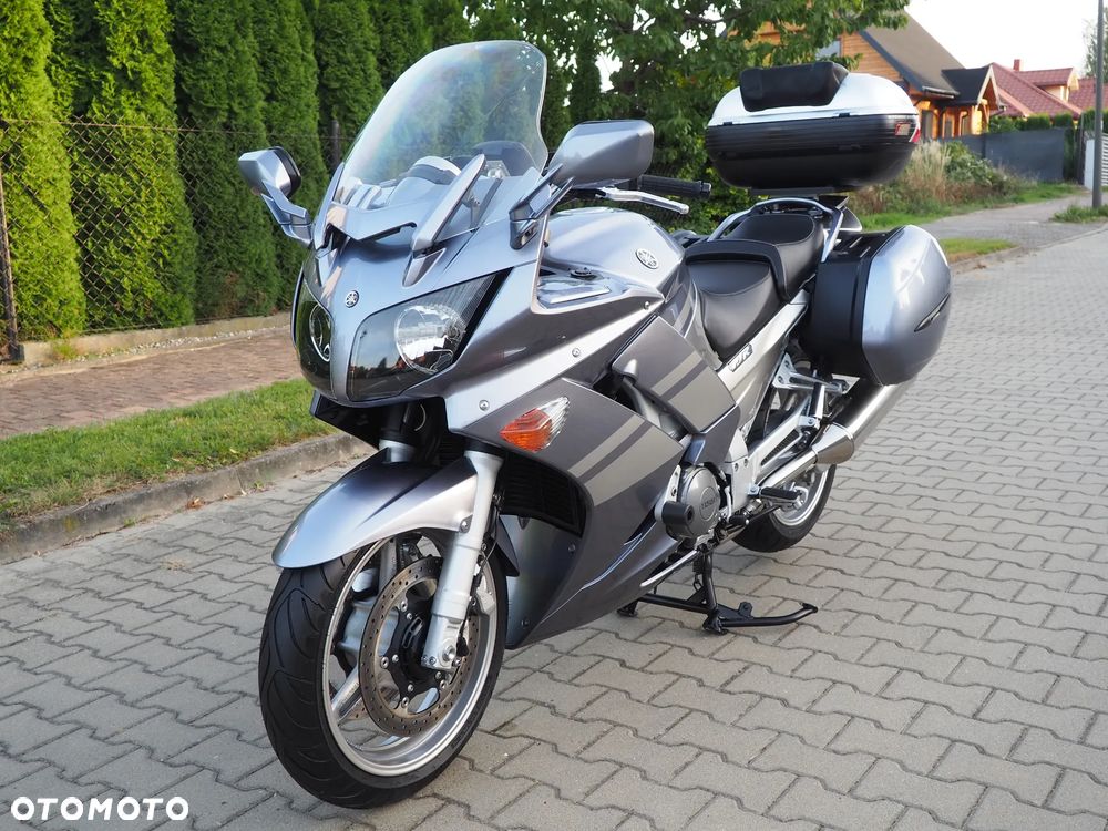 Yamaha FJR - 2