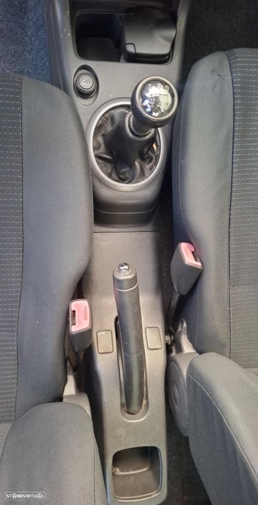 Suzuki Swift 1.3 16V GLX - 15