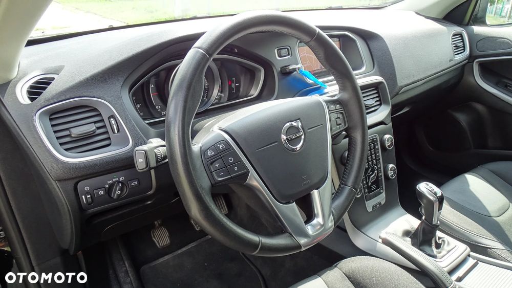 Volvo V40 T2 Momentum - 7
