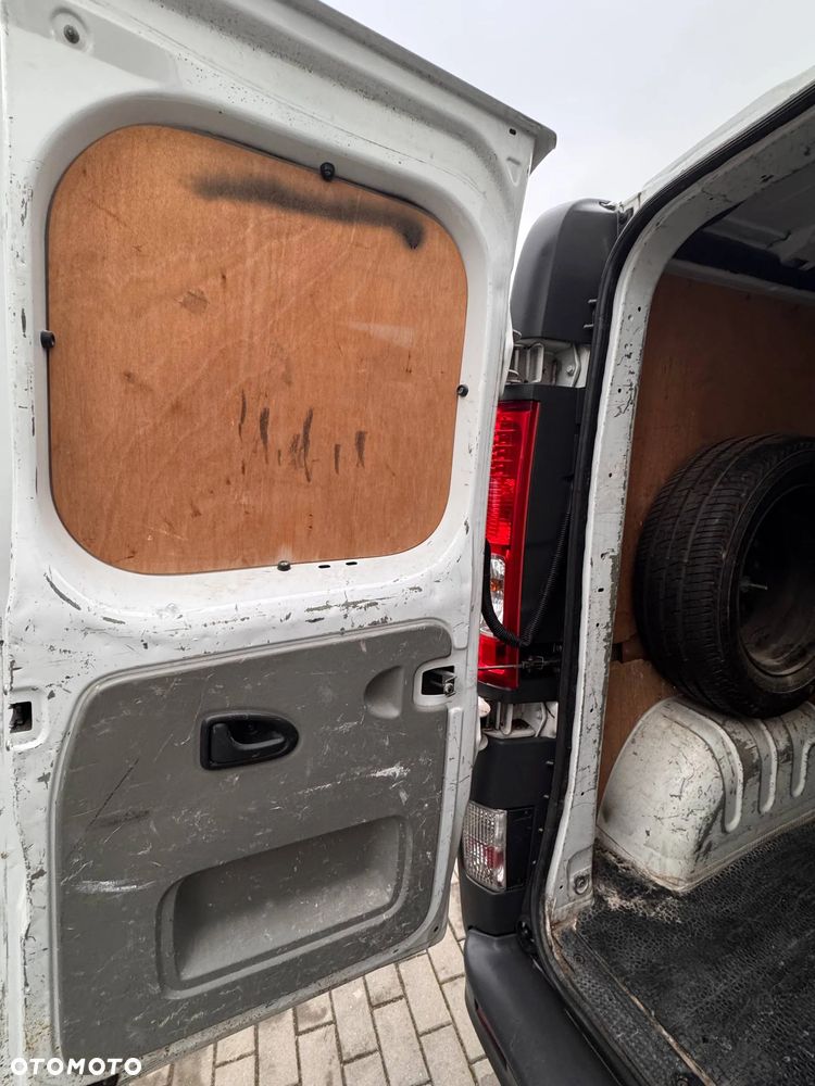 Opel Vivaro - 10