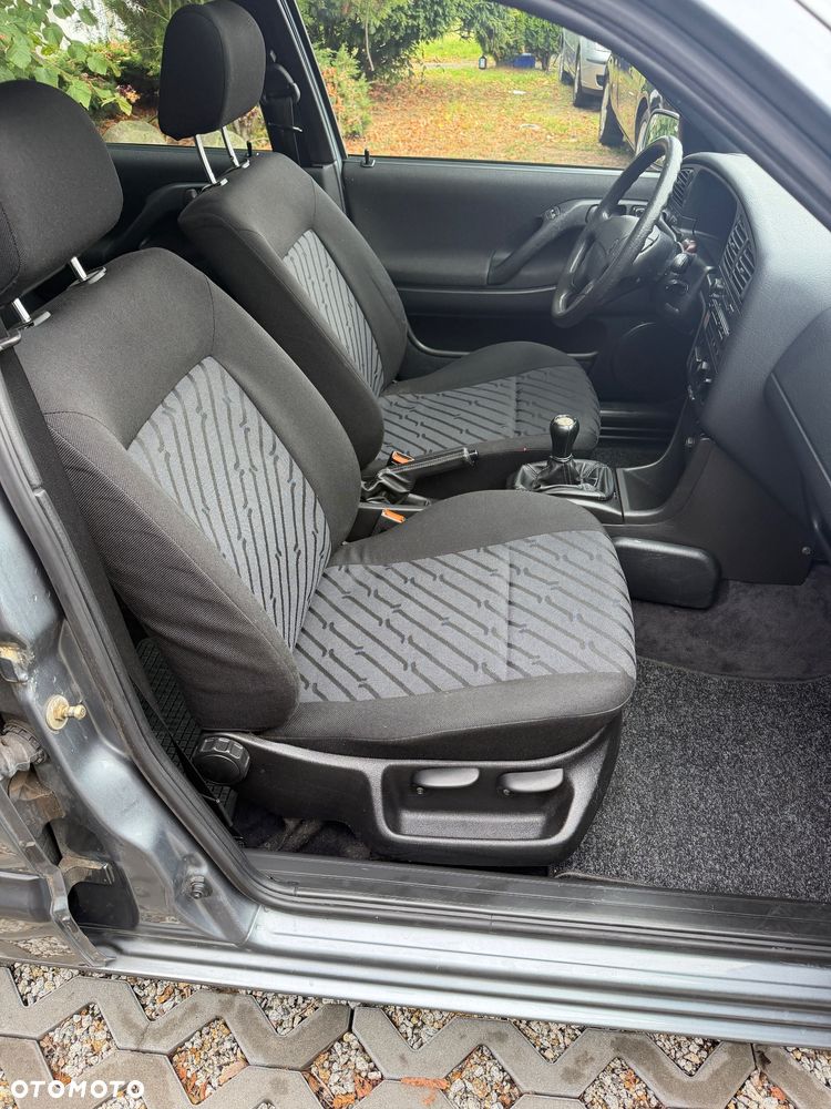 Volkswagen Passat - 10