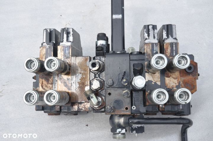 ROZDZIELACZ HYDRAULICZNY NOWY !!! REXROTH DEUTZ 6190 SAME NR R917010231 - 5