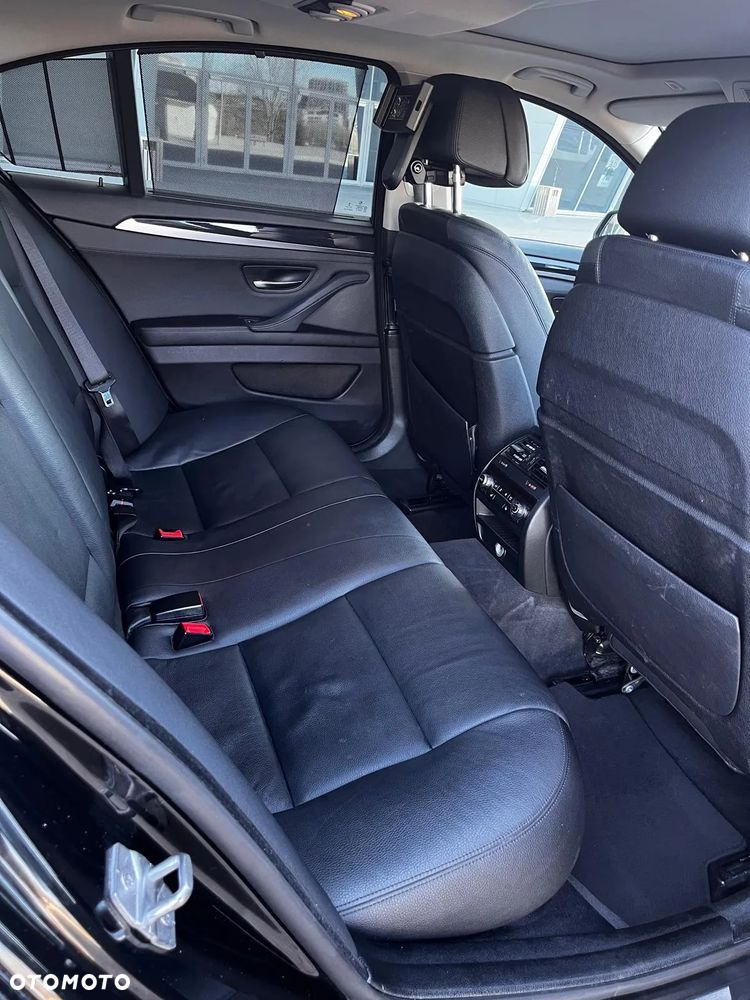 BMW Seria 5 520d xDrive - 12