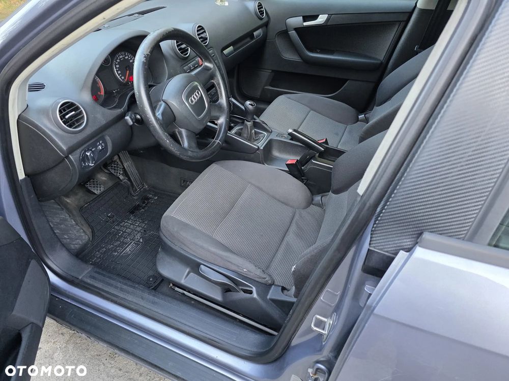 Audi A3 Sportback 2.0 FSI Ambiente - 9