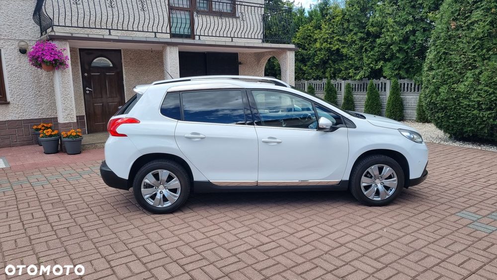 Peugeot 2008 - 8