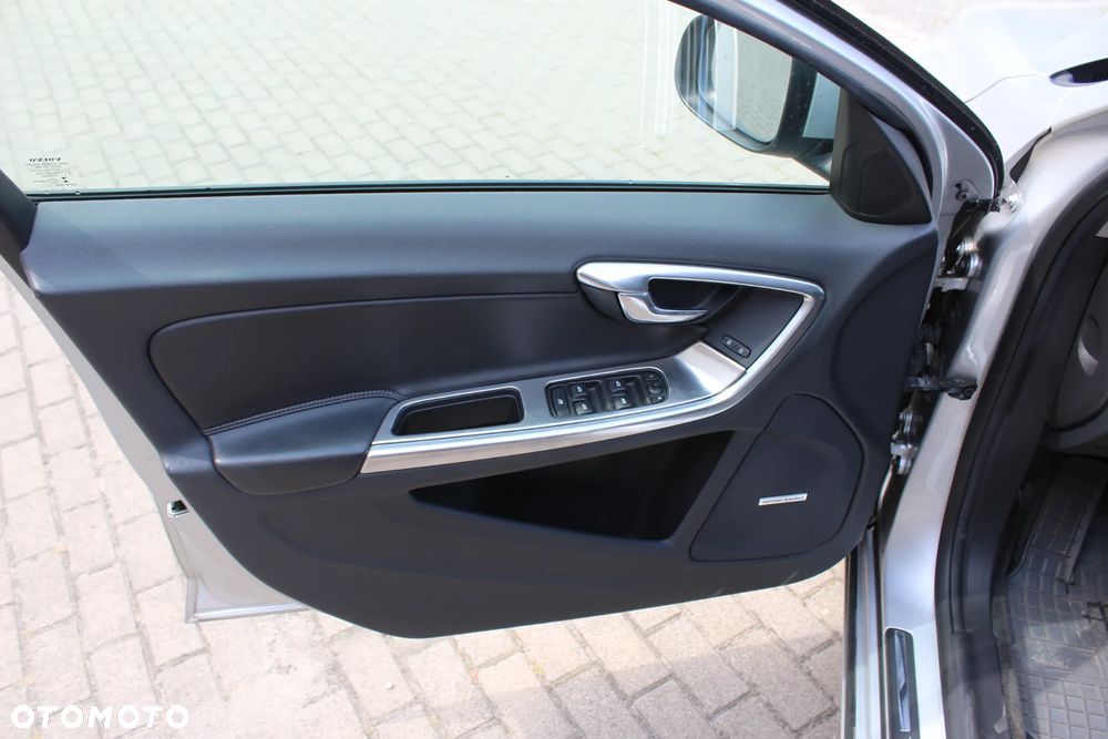 Volvo V60 D2 - 16