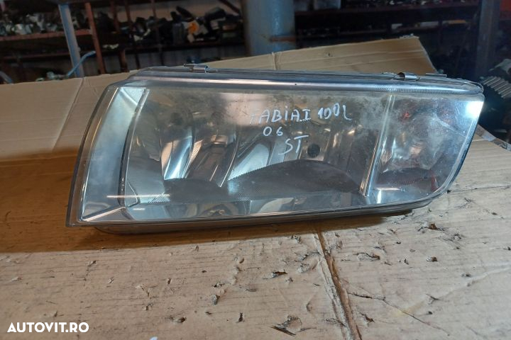 Far dreapta Skoda Fabia 6Y  [din 1999 pana  2004] seria Hatchback 5-usi 1.4 MT (75 hp) - 6