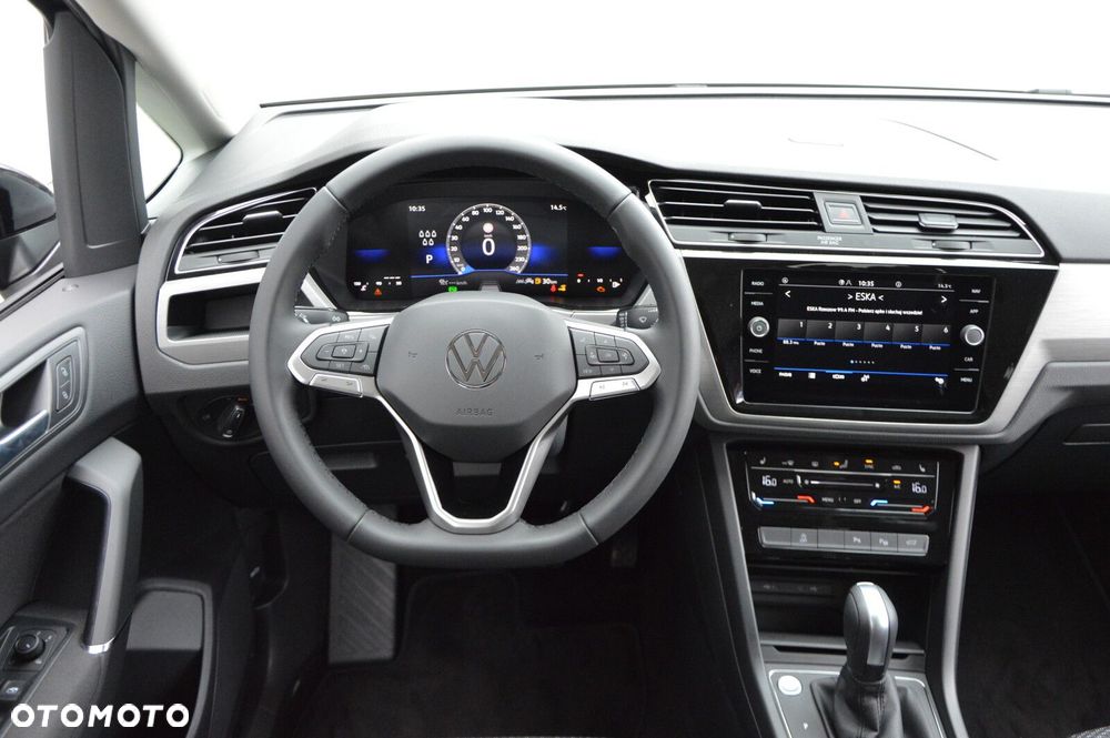 Volkswagen Touran - 3