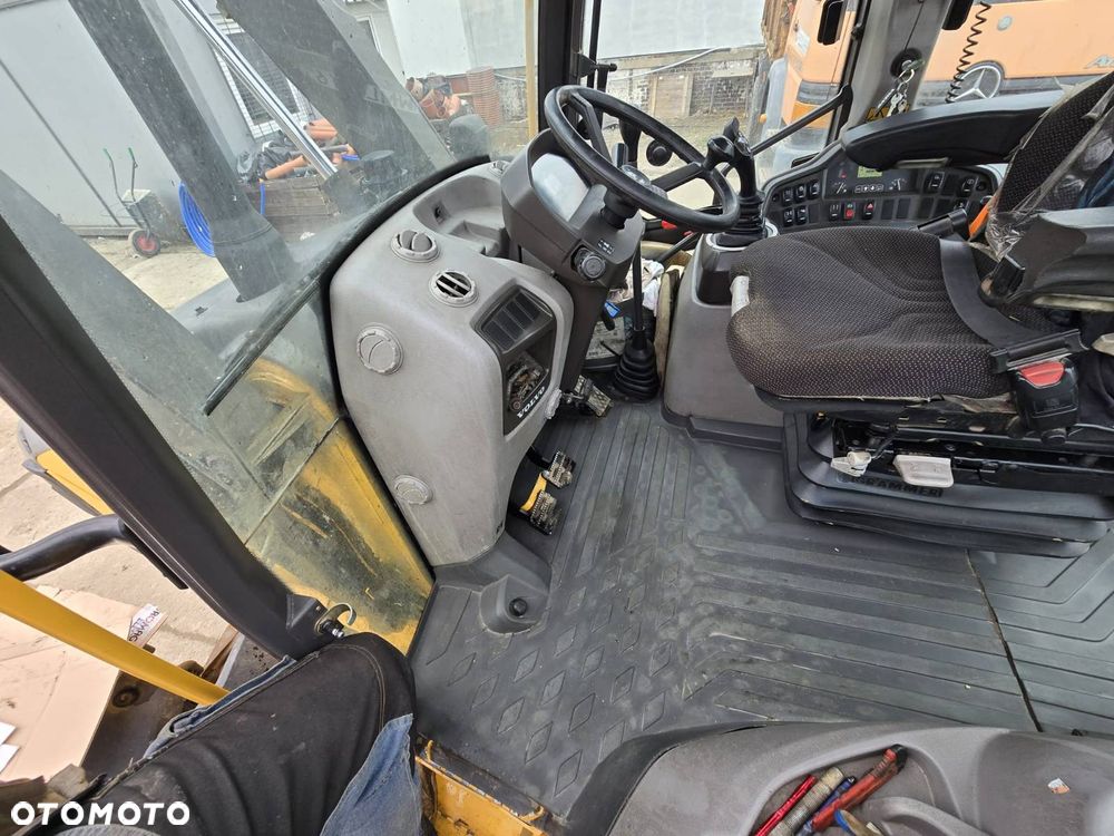Volvo BL71B - 11