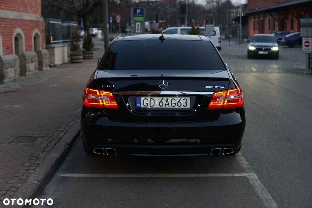Mercedes-Benz Klasa E 63 AMG - 25
