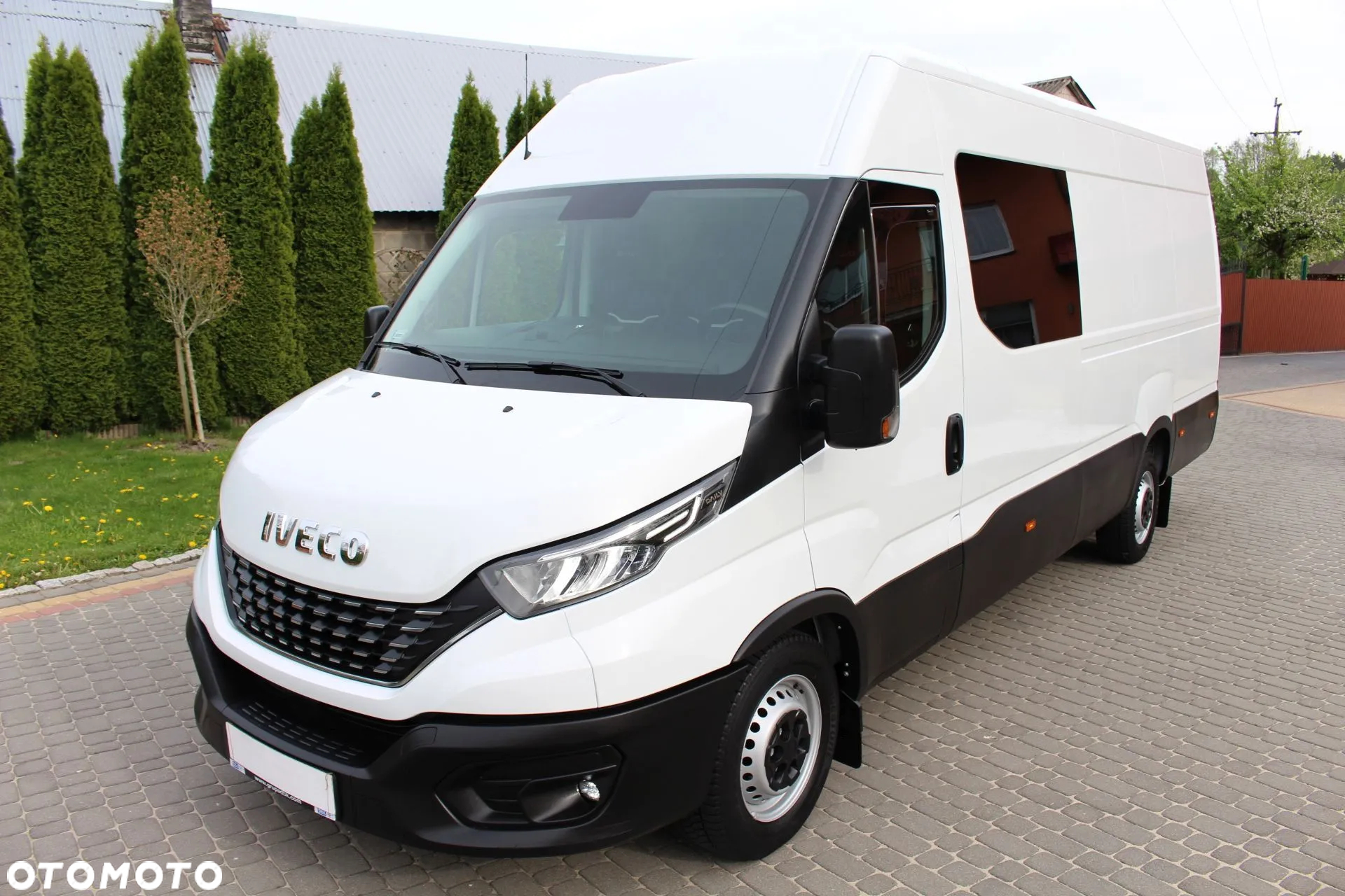 Iveco DAILY 35S18 / 3.0 180KM / AUTOMAT / POLSKI SALON / NISKI PRZEBIEG / SWIATŁA LED / DOKA / BRYGADÓWKA / JAK NOWY !!! - 10