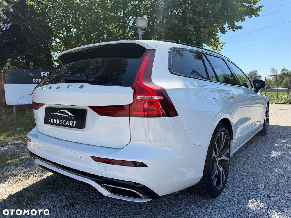 Volvo V60 B3 B R-Design - 10