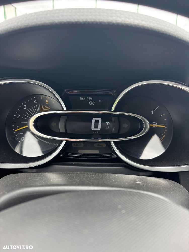 Renault Clio - 8