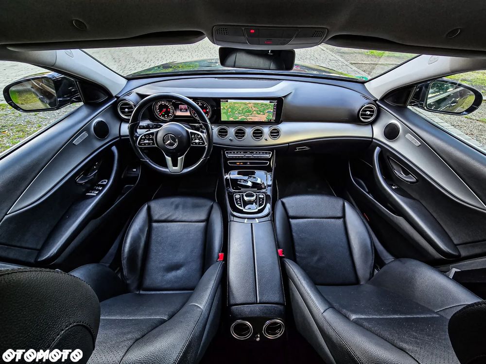 Mercedes-Benz Klasa E 220 d 9G-TRONIC - 12