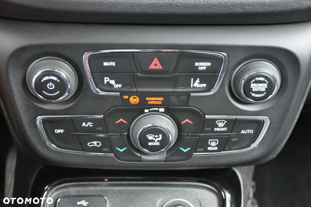 Jeep Compass - 16