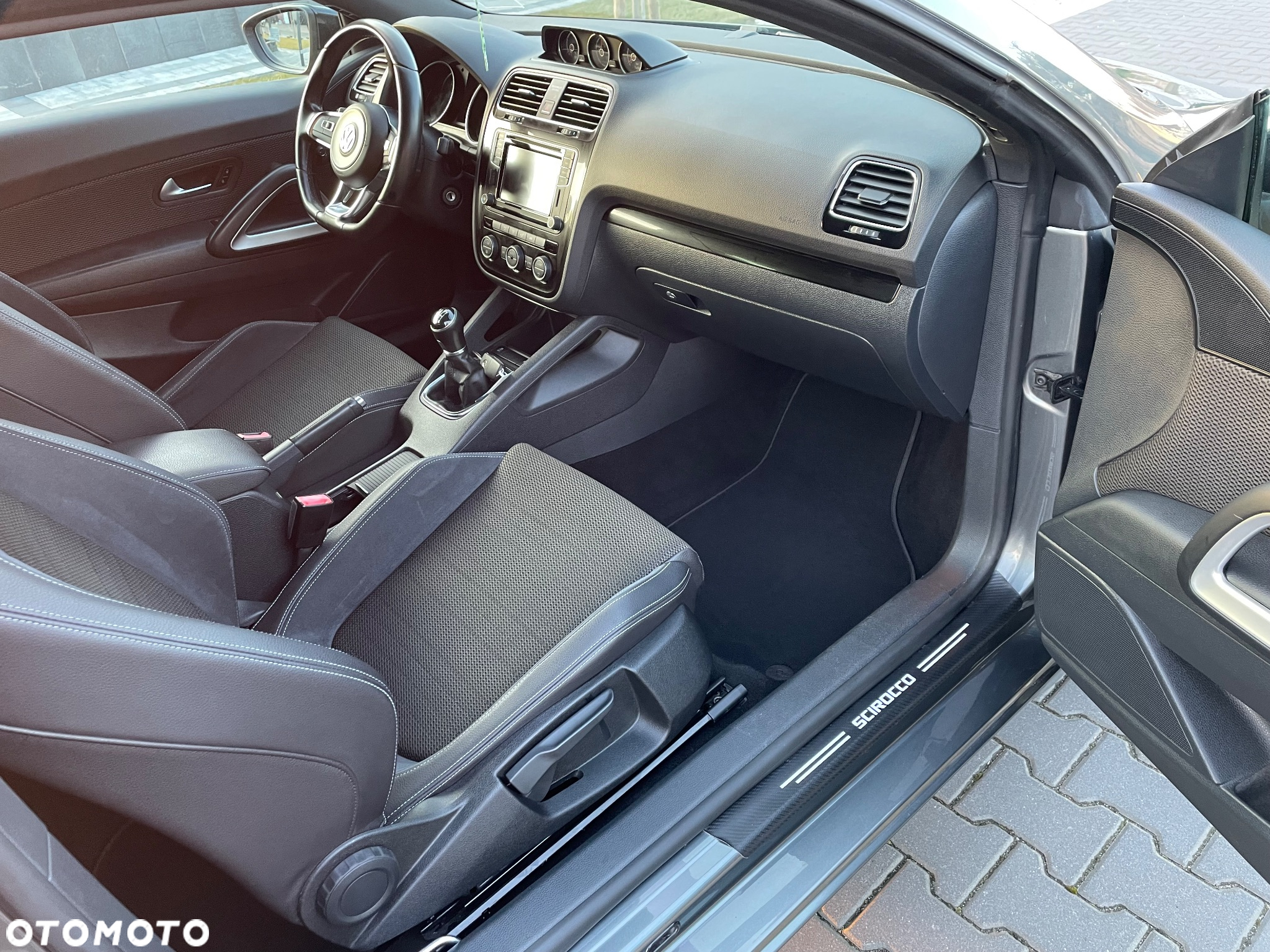 Volkswagen Scirocco 2.0 TDI Blue Motion Technologie Club - 14