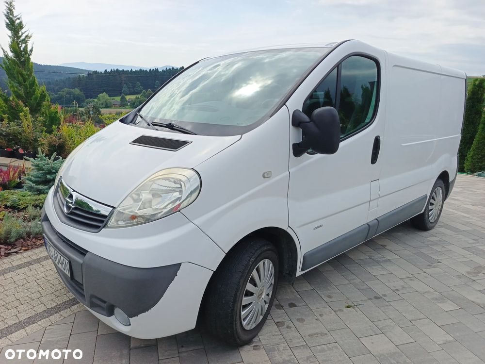 Opel Vivaro - 1