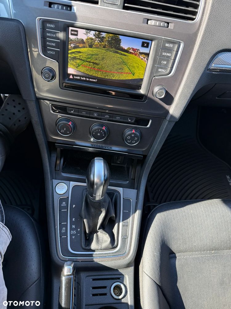 Volkswagen Golf - 30