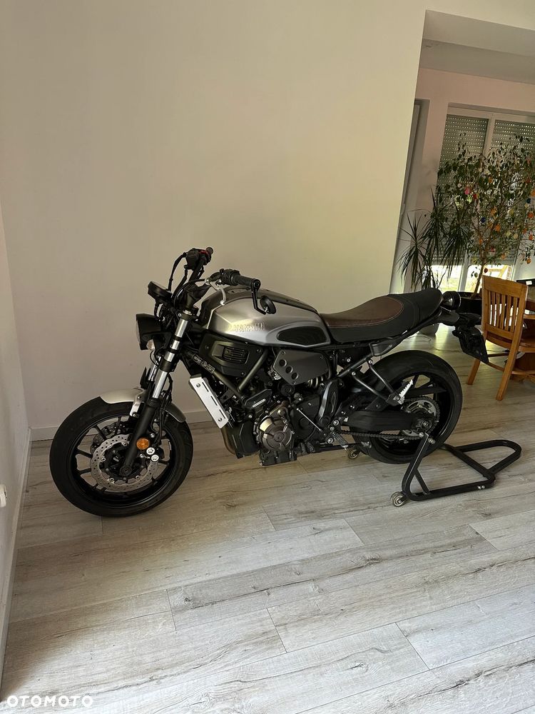 Yamaha XSR - 9