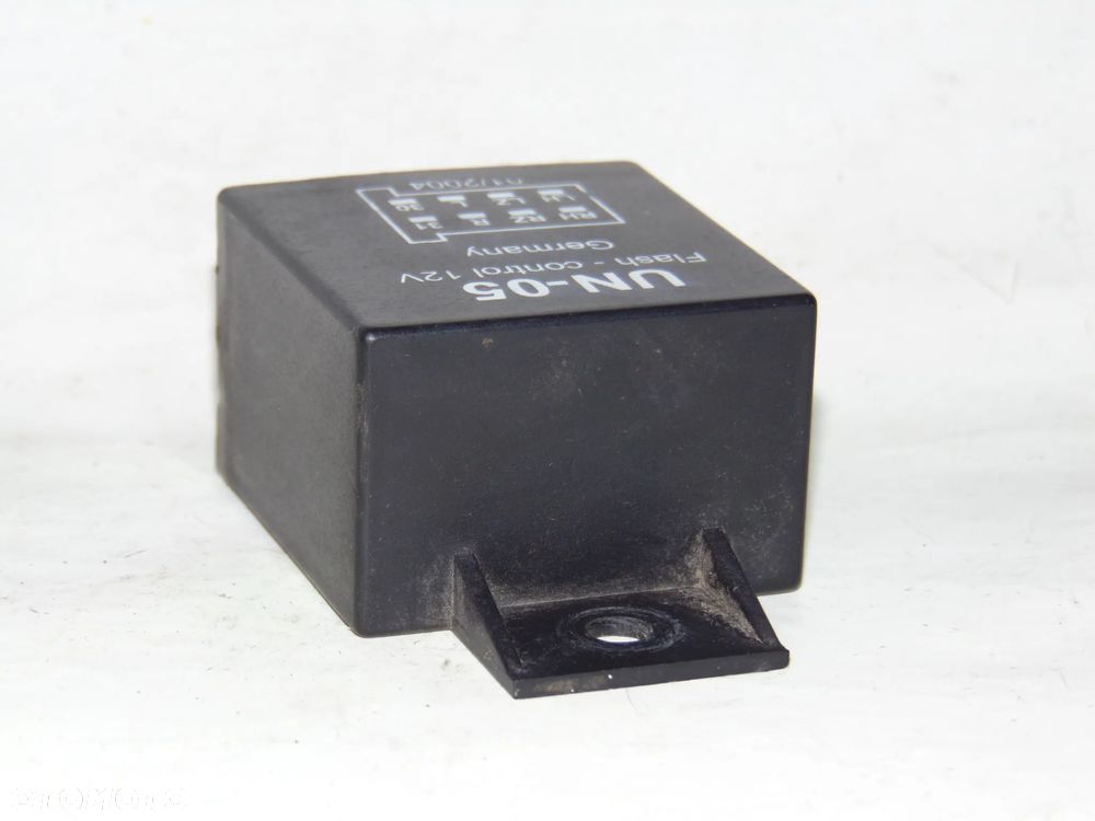 Moduł przekaźnik sterownik świateł haka holowniczego przyczepy UN-05 Flash Control VW Volkswagen Skoda Seat Audi Mercedes Volvo Opel Ford Toyota - 7