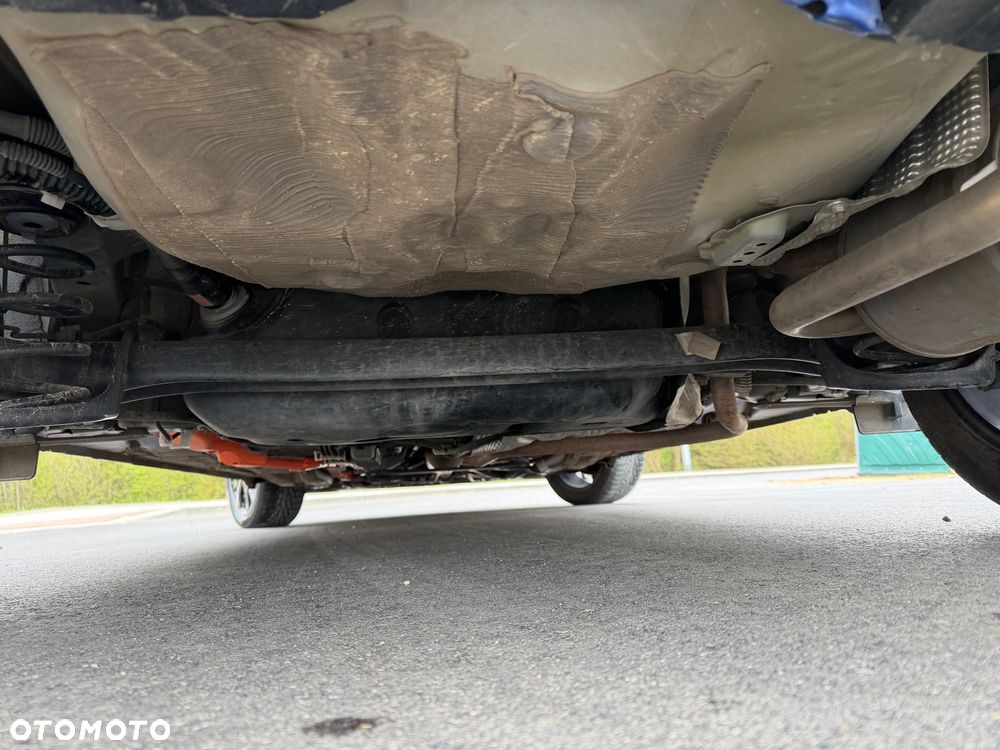 Toyota Yaris Hybrid 100 Selection - 19