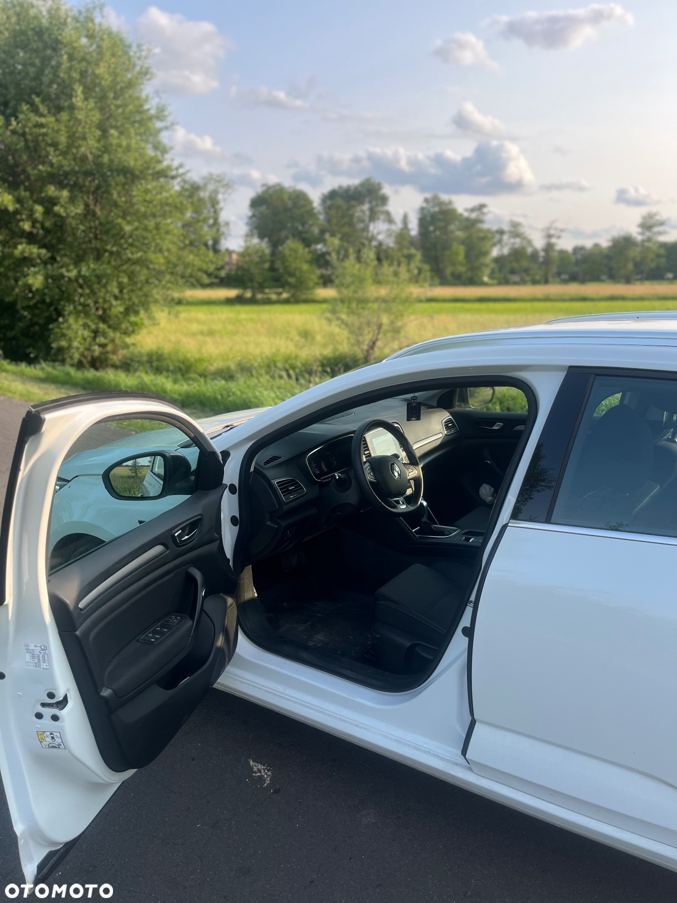 Renault Megane 1.3 TCe FAP Equilibre EDC - 9