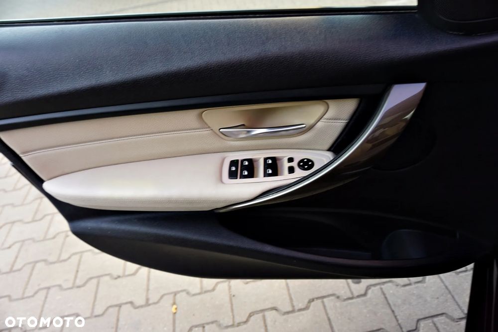 BMW Seria 3 330d Modern Line - 29