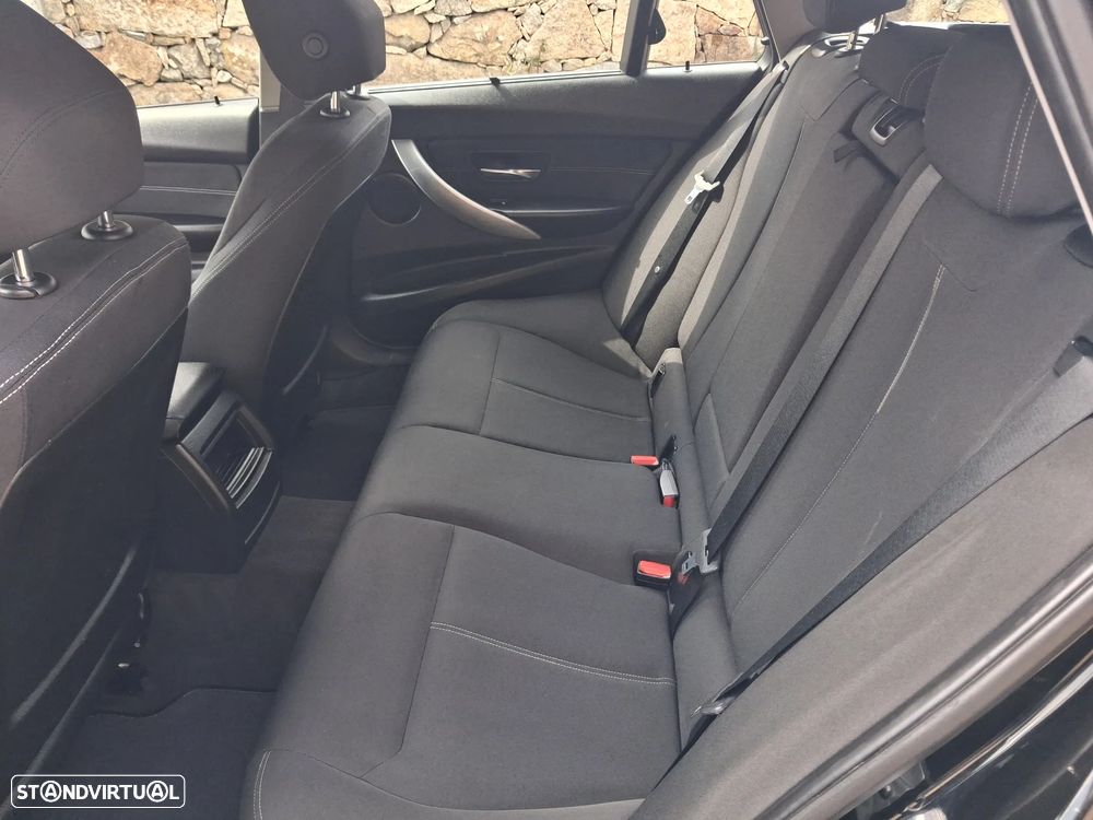 BMW 320 d EfficientDynamics Line Sport - 20
