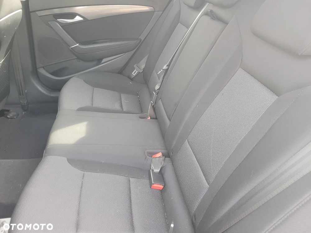 Hyundai i40 Kombi blue 1.7 CRDi DCT Premium - 12