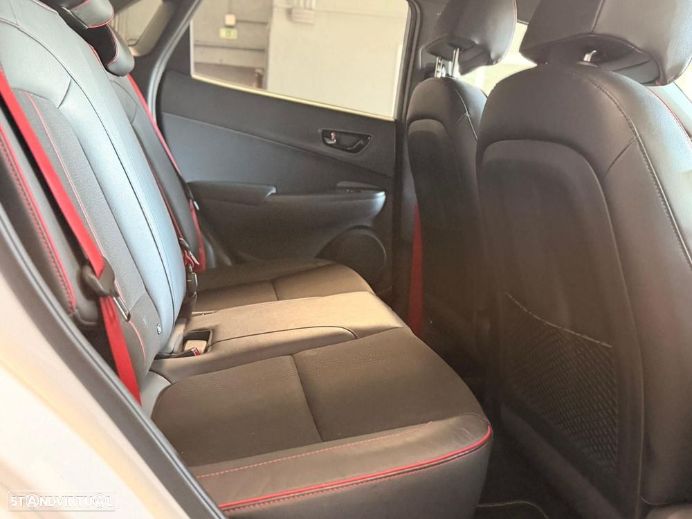 Hyundai Kauai 1.0 T-GDi Pele/Tecido Vermelho - 32