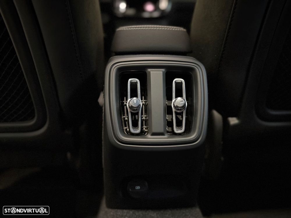 Volvo C40 Recharge Core - 32
