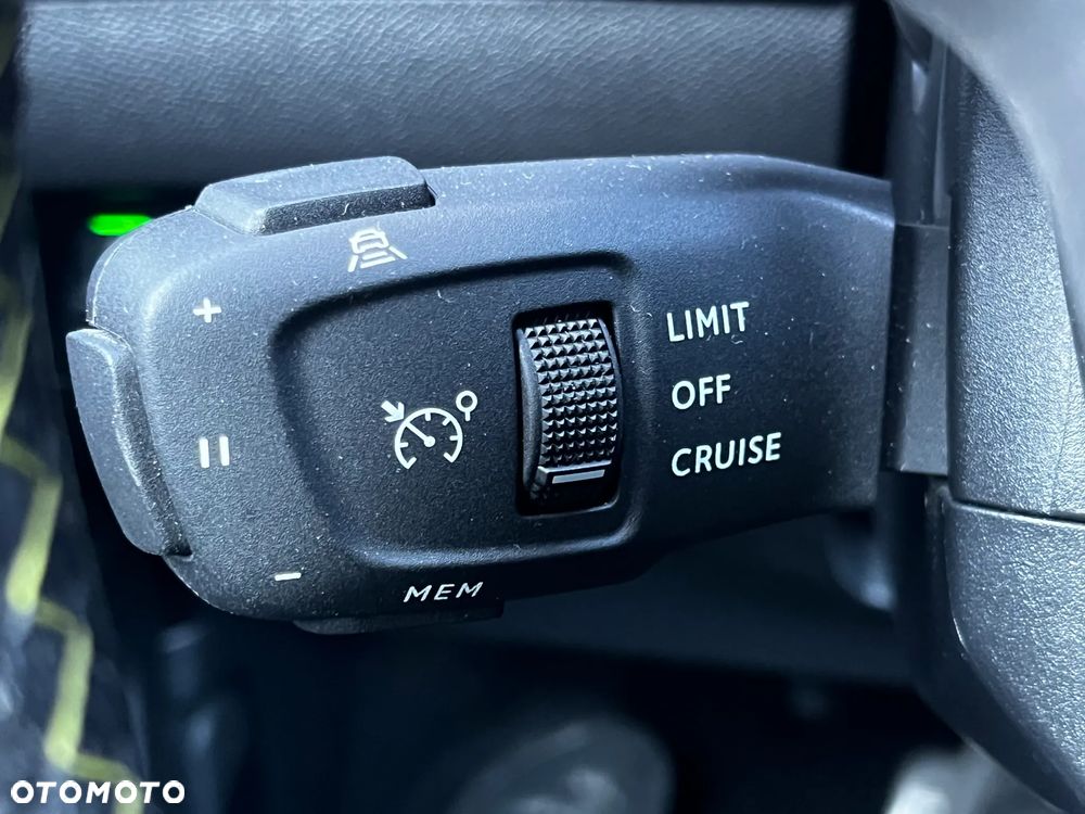 Peugeot 2008 1.2 PureTech GT S&S EAT8 - 22