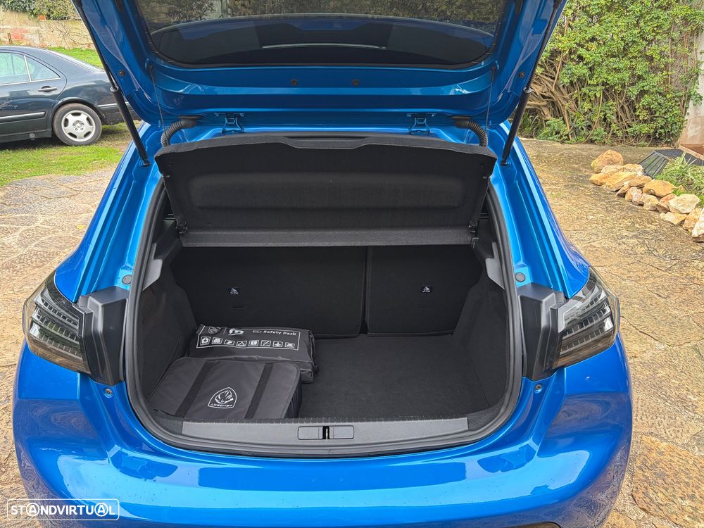 Peugeot e-208 GT - 14