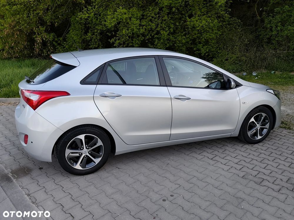Hyundai i30 blue 1.4 Passion - 23